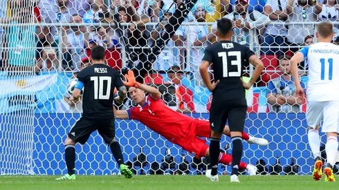 Messi errando un penal en Rusia 2018.