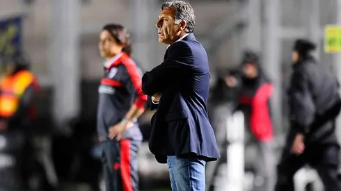 Miguel Russo enfrentando a Marcelo Gallardo.