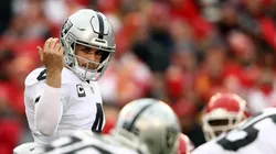 Derek Carr recluta a Antonio Brown a los Raiders