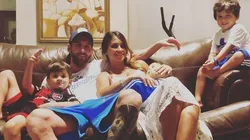 Con Messi, sus hijos y el Camp Nou de fondo, Antonella Roccuzzo subió la foto familiar del día