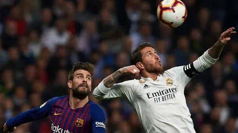 El diario Sport eligió a Piqué como el mejor central del mundo.