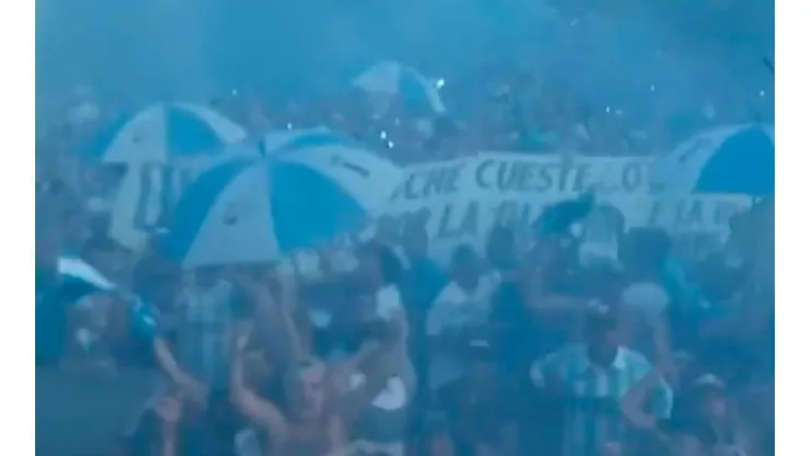 Fiesta total en las afueras del Cilindro. (IG @churrycristaldo)