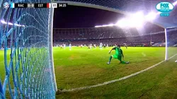 Arias miró atento como la pelota recorrió la linea.