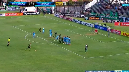 Golazo del Pitu a Temperley.