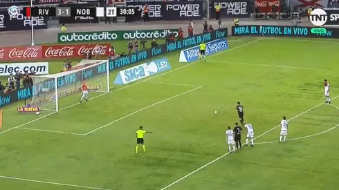 Y un día volvió: Scocco entró y marcó de penal para River ante Newell's