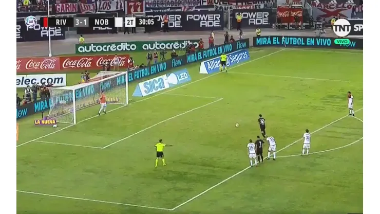 Y un día volvió: Scocco entró y marcó de penal para River ante Newell's