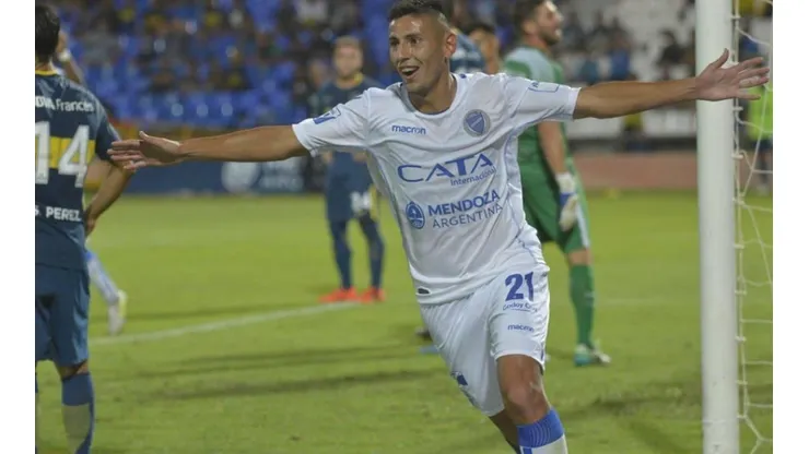 Fabrizio Angileri ya se sacó su primera foto como nuevo jugador de River
