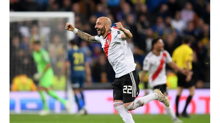 Javier Pinola festejando en el Bernabeu.