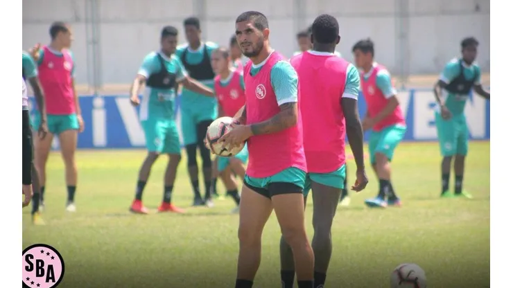 Un equipo rosado que debe si o si imponerse ante un peso pesado del campeonato