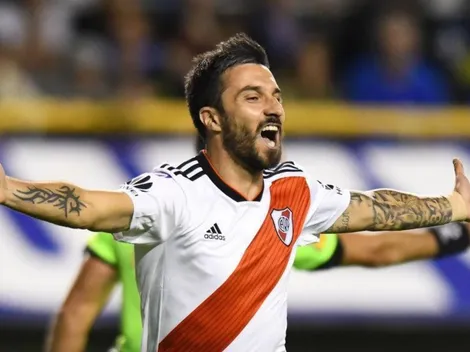 Scocco presentó una nueva campera de River que la rompe toda