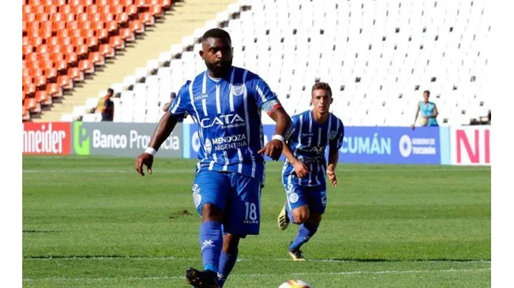 San Martín de San Juan vs Godoy Cruz por la Superliga.