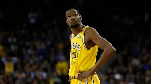 ¿Se va de los Warriors? Camisetas de Kevin Durant se venden con 75% de descuento