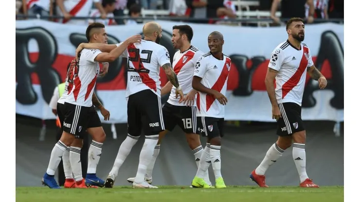 River festeja con sus dos viejos conocidos.