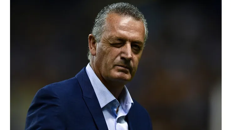 Por fin apareció alguien que cree que "Alfaro va a hacer más grande a Boca"