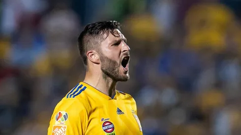 El festejo de Gignac por la victoria de Tigres ante Saprissa