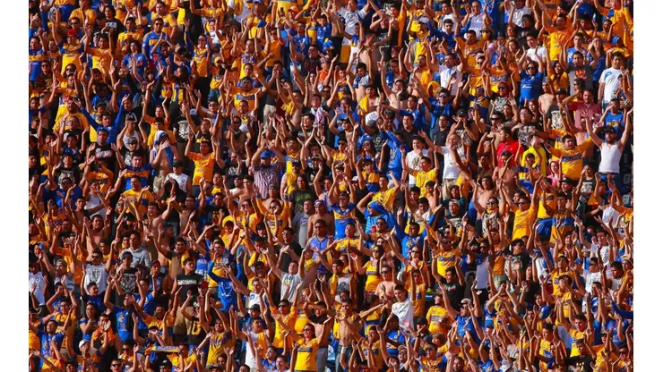 La porra de Tigres, siempre presente.