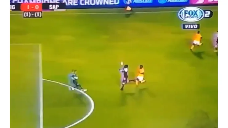 Aubrey Davis anotó un gol en contra insólito.