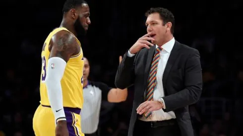 Luke Walton responde a las críticas de LeBron James a los Lakers