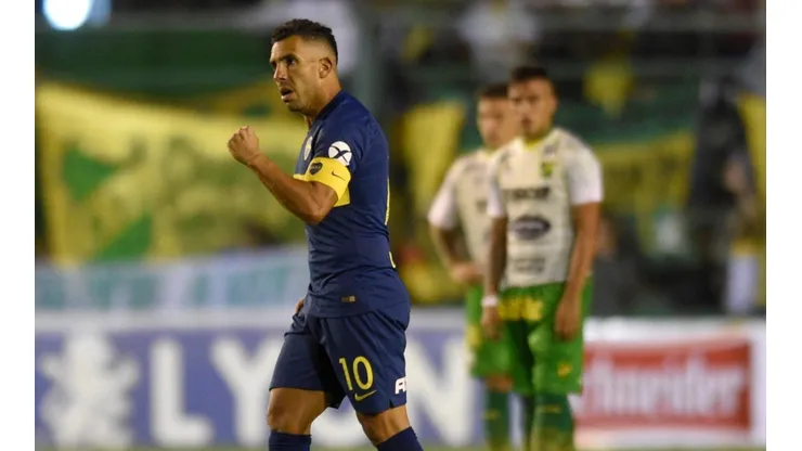 Ni Alfaro se animó a tanto: "Tevez se está poniendo el equipo al hombro"