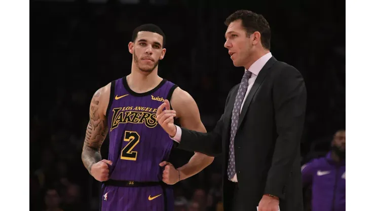 Los médicos de los Lakers no le han dicho a Luke Walton cuándo podrá volver Lonzo Ball