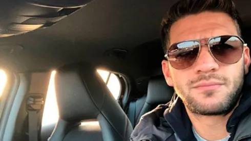 Magallán, triste en su auto extrañando a Boca.