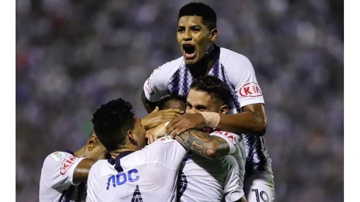 ¡No dejan que bajen los brazos! El mensaje alentador de Alianza Lima para sus jugadores