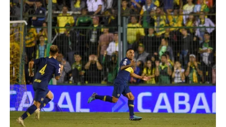 Tevez reveló a quiénes dedicó su gol ante Defensa y Justicia