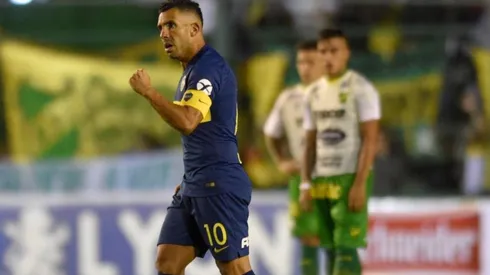 Gol de Tevez y festejo especial.