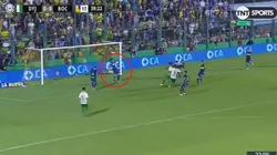 Salvada increíble de Lisandro López.