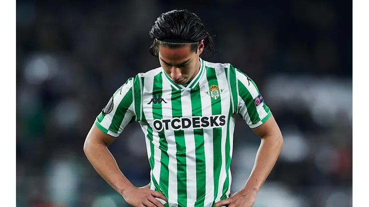 Lainez debió salir reemplazado en el entretiempo por una lesión.
