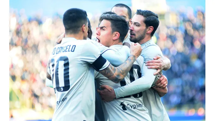BOLOGNA, ITALY - FEBRUARY 23: Paulo Dybala of Juventus celebrates after scoring a goal during the Serie A match between Bologna FC and Juventus at Stadio Renato Dall