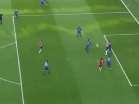 Pirueta y golazo de Chucky Lozano para el empate del PSV al Feyenoord