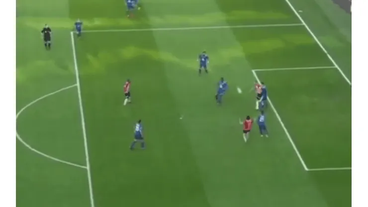 Pirueta y golazo de Chucky Lozano para el empate del PSV al Feyenoord