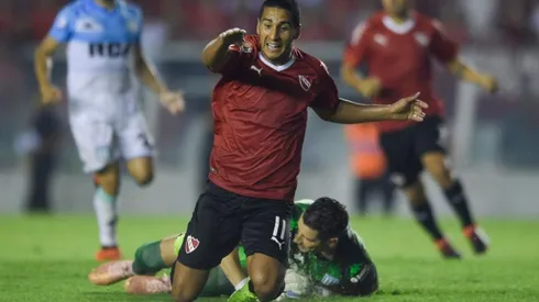 Enorme tapada de Arias al paraguayo Domínguez.