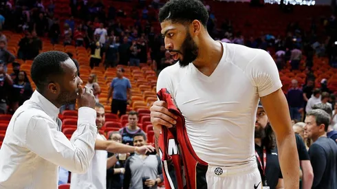 El padre de Anthony Davis y el agente de LeBron van juntos al juego de los Lakers