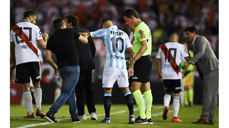 Centurión, foto en el banco del Monumental y "el único 10"