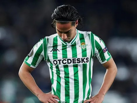 Hasta Televisa criticó a Setién por mandar tan tarde al terreno de juego a Lainez