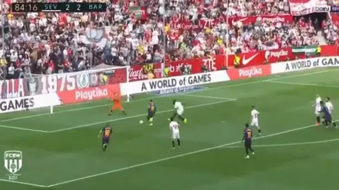 ¡Messi llegó al triplete picándosela al portero de Sevilla!