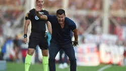 Jorge Almirón con bronca ante Newell's.