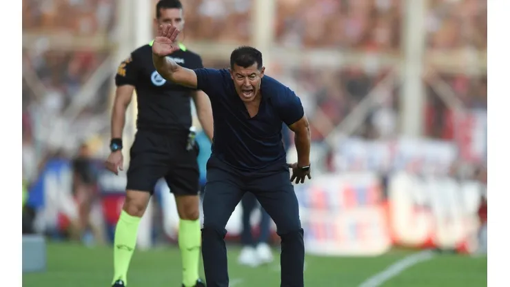 Jorge Almirón con bronca ante Newell's.
