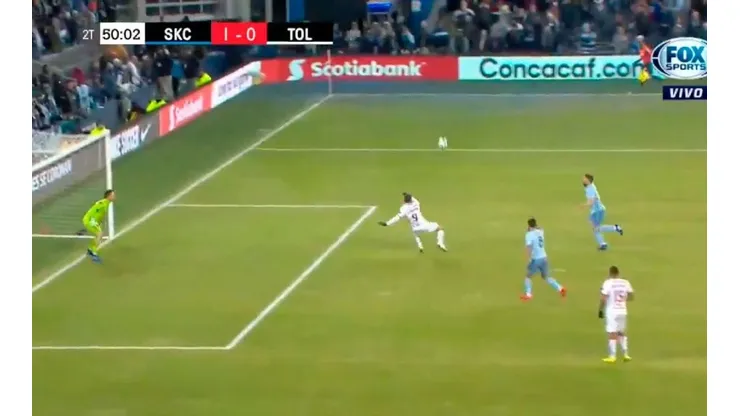 Gigliotti erró un gol increíble en la derrota de su equipo.