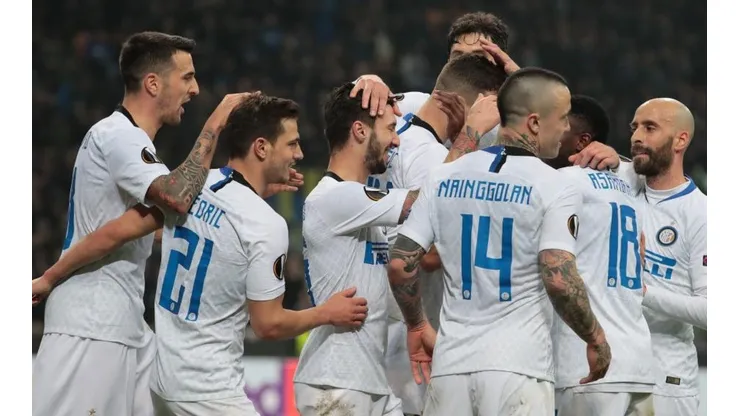 Inter festejó y pasó a octavos.
