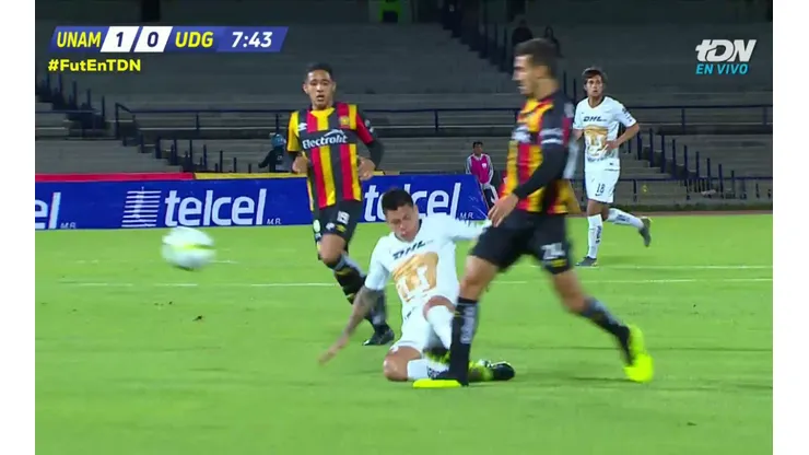 Iturbe fue irresponsable en esta jugada.