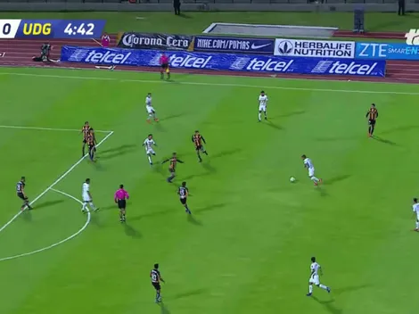 Andrés Iniestra sacó un bombazo de afuera del área para poner en ventaja a Pumas