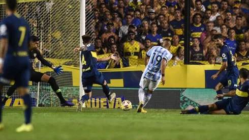 A COBRAR. Barbona sella el 2-1 tras un error de Izquierdoz (Foto: Getty).