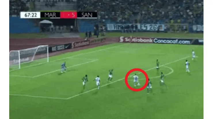 Santos Laguna está bailando al conjunto hondureño.