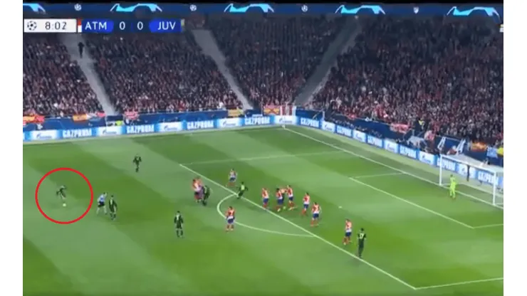 Uno mejor que otro: Oblak le sacó a Cristiano Ronaldo el golazo de la fecha
