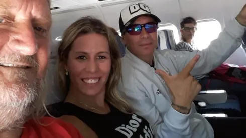 Pablo Lescano tenía frío en un avión y la rompió con un comentario en Twitter