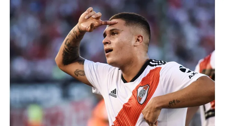 No paran de llegar las malas: se frenó la renovación de Juanfer Quintero