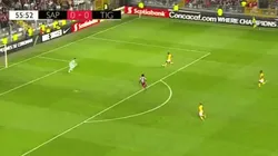Así de solo corría Enner Valencia.